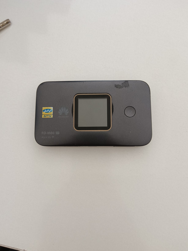 مودم همراه ایرانسل FD-M60 با باتری 3000 میلیآمپر، پشتیبانی از شبکه 4G/LTE CAT6، اتصال همزمان 16 کاربر، سرعت دانلود تا 300 مگابیت بر ثانیه، فرکانس 5 گیگاهرتز استوک